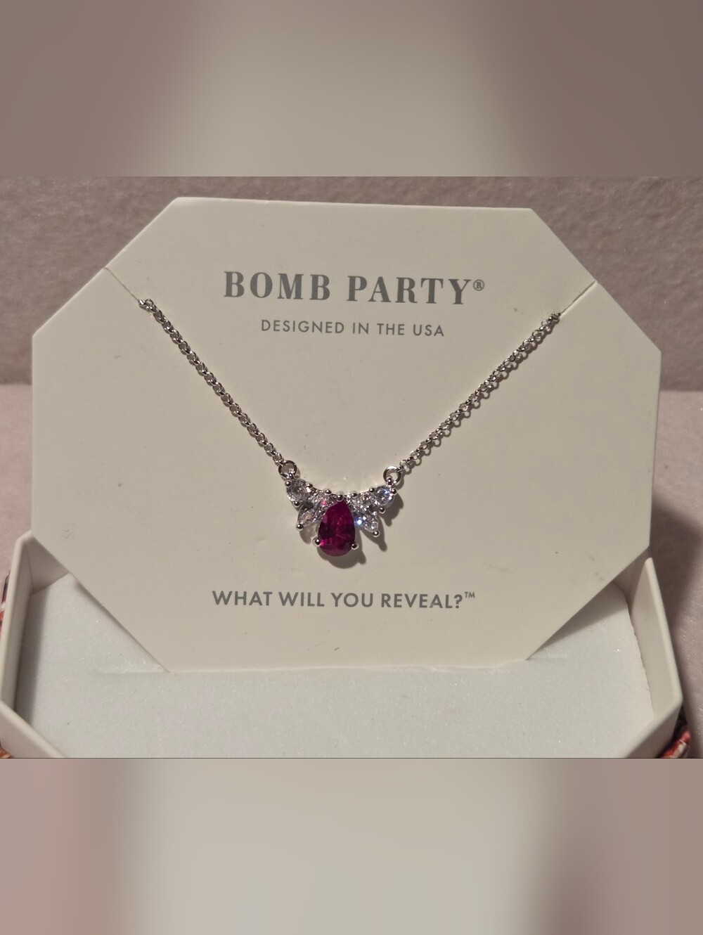Beautiful Angel inspired, Rhodium plated necklace BRAND NEW